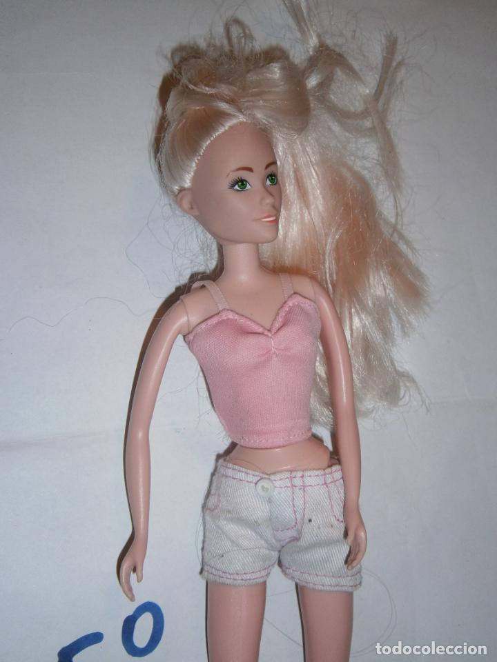 Barbie y Ken: ANTIGUA MU&Ntilde;ECA BARBIE - Foto 1