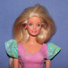 Barbie y Ken: UNA BARBIE MARCADA MATTEL 1966, VESTIDA COMO SE VE EN LAS FOTOS. Lote 287159878