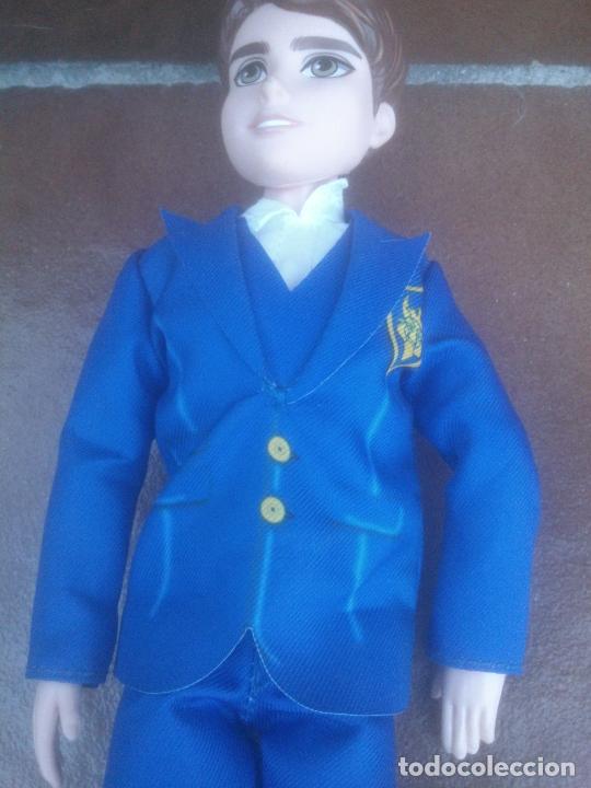 Barbie y Ken: Mu&ntilde;eco disney hasbro 2014 - Foto 2