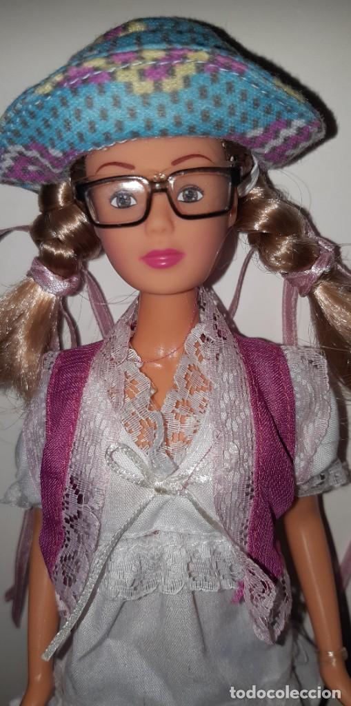 Barbie y Ken: MU&Ntilde;ECA TIPO BARBIE PATITO FEO - Foto 2