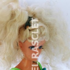 Barbie y Ken: ANTIGÜA MUÑECA BARBIE - VESTIDA PELO RIZADO - BRAZOS ARTICULADOS ALTURA 29 CM. PIES EN PUNTA