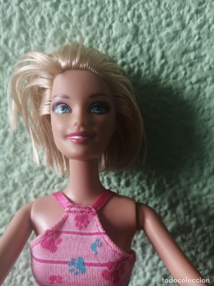 Barbie y Ken: mu&ntilde;eca barbie ba&ntilde;a a sus perritos - Foto 4