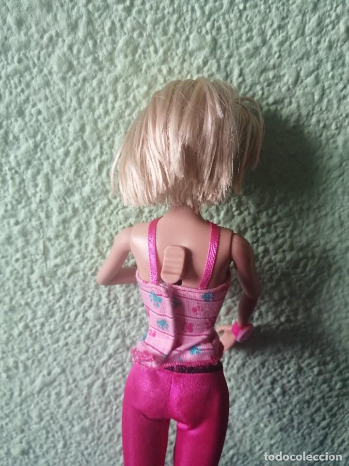 Barbie y Ken: mu&ntilde;eca barbie ba&ntilde;a a sus perritos - Foto 5