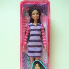 Barbie y Ken: BARBIE FASHIONISTAS Nº 147 - MATTEL AÑO 2020 - LATINA HISPANA MUÑECA DOLL VESTIDO RAYAS JUGUETE