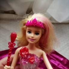 Barbie y Ken: BARBIE CON LUZ