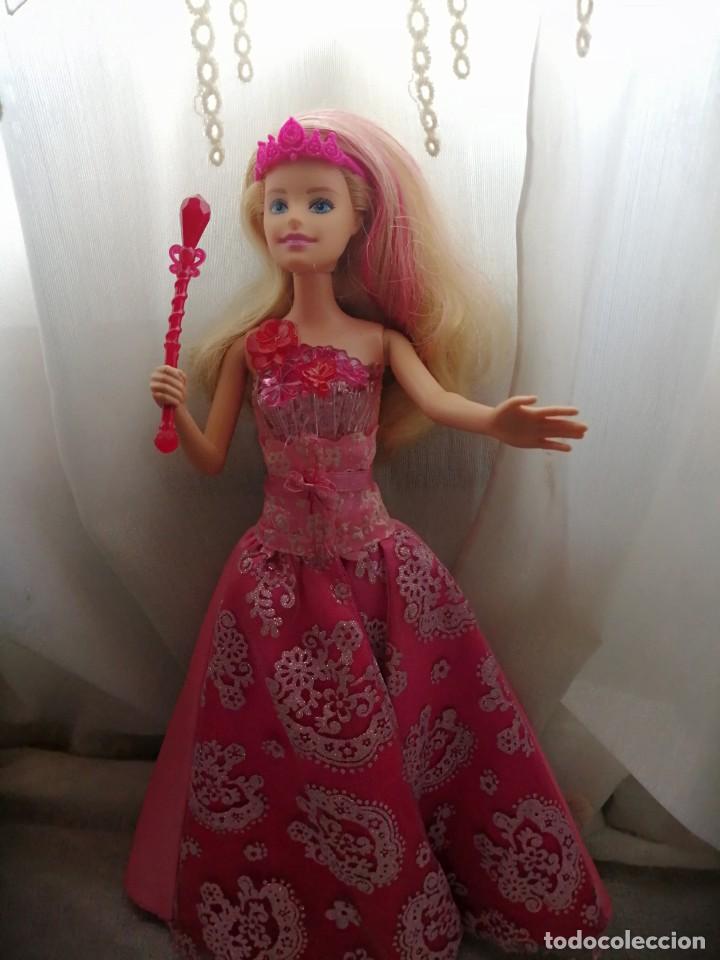 Barbie y Ken: Barbie con luz preciosa - Foto 3