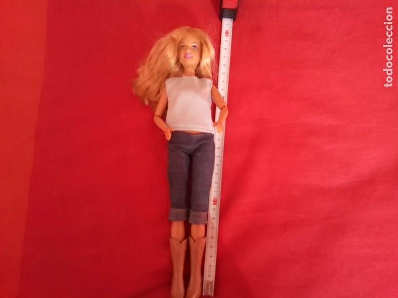 Barbie y Ken: MU&Ntilde;ECA BARBIE DE MATTEL A&Ntilde;O 2006 - Foto 1