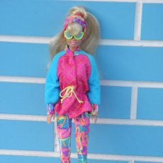 Barbie y Ken: MUÑECA BARBIE WINTER SPORTS DE MATTEL DE 1994. Lote 320668418