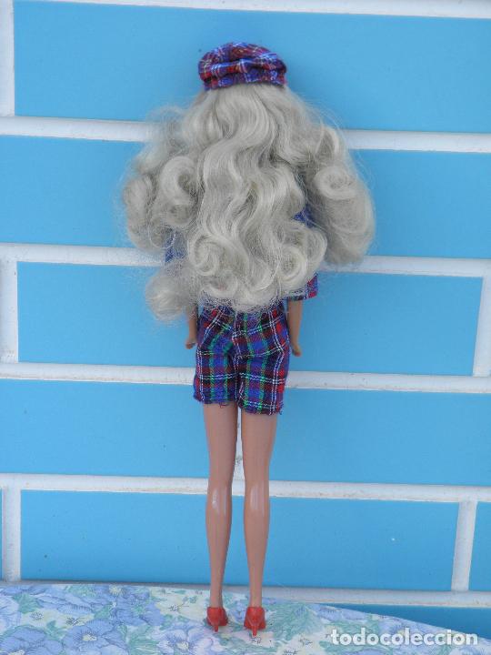 Barbie y Ken: Mu&ntilde;eca Steffi Love City Walker de Simba - Foto 3