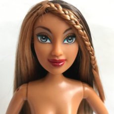 Barbie y Ken: BARBIE FLAVAS TIKA DE MATTEL 2003. PELO DE DOS COLORES. ARTICULACCION ROTATORIA EN PIERNAS Y TORSO.. Lote 325126663