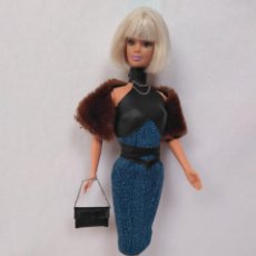 Barbie y Ken: FABULOSA BARBIE CON OUTFIT DE DISEÑO. Lote 340196898