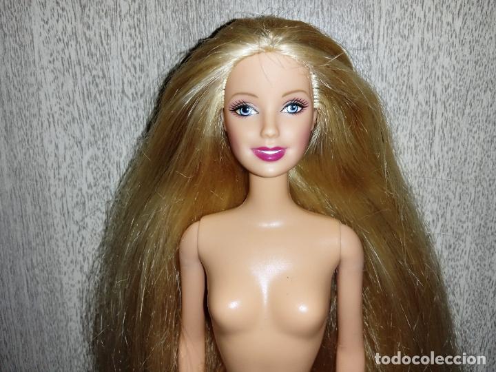 Barbie y Ken: Mu&ntilde;eca Barbie con mecanismo - Foto 1