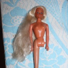 Barbie y Ken: MUÑECA SIMILAR A BARBIE SIN UNA PIERNA. Lote 352544064