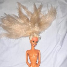Barbie y Ken: BONITA BARBIE ANTIGUA 1988 HASBRO INC. PELO PLANCHAS CON MECHAS BRILLOS VERDES