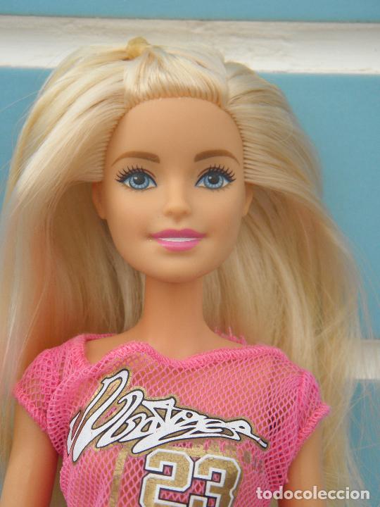 Barbie y Ken: Mu&ntilde;eca Barbie y los Delfines M&aacute;gicos de Mattel 2017 - Foto 2