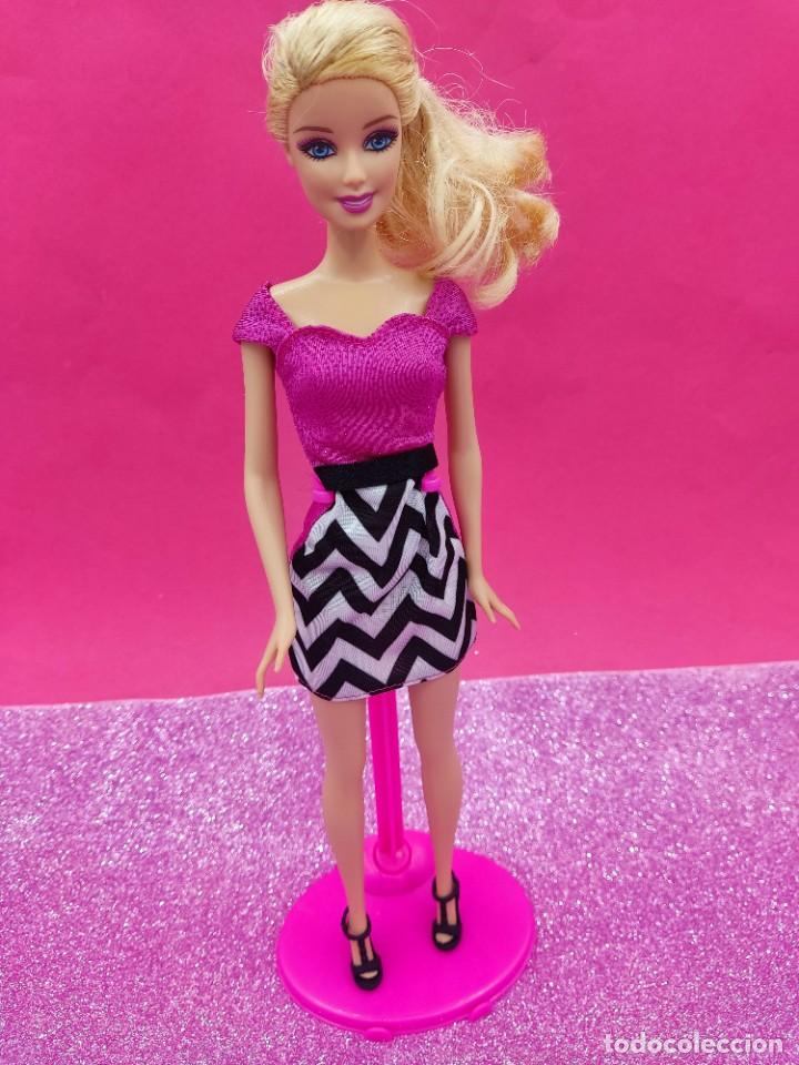 Barbie y Ken: Mu&ntilde;eca Barbie b&aacute;sica - Foto 2