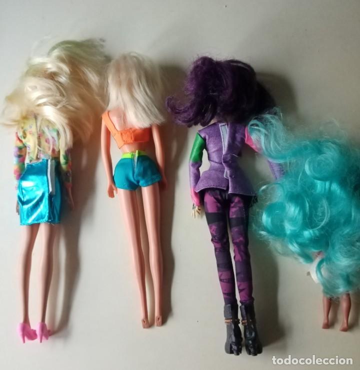 Barbie y Ken: Lote de 4 mu&ntilde;ecas 2 Barbies, una Bratz... - Foto 2
