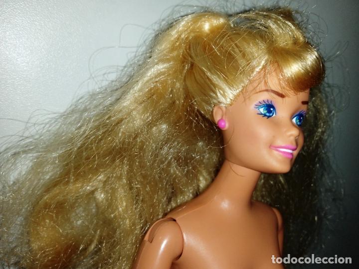 Barbie y Ken: Mu&ntilde;eca Barbie articulada - Foto 3