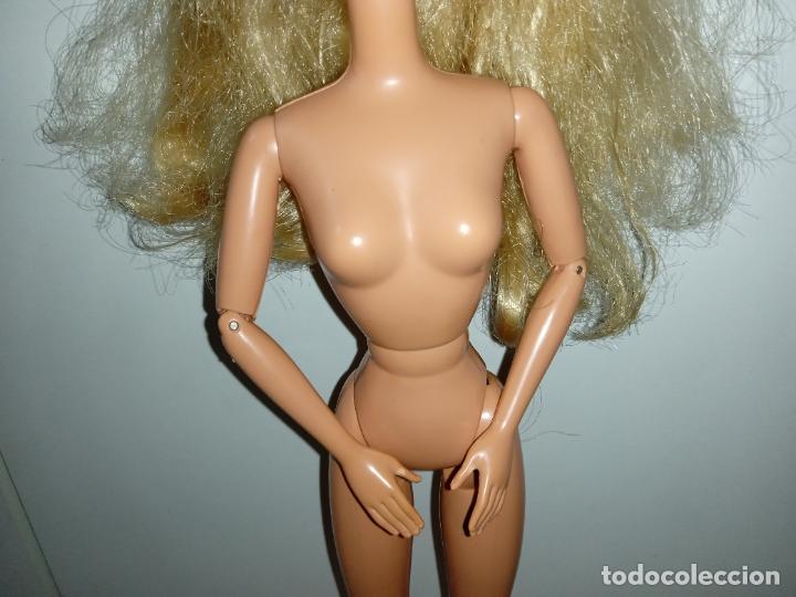 Barbie y Ken: Mu&ntilde;eca Barbie articulada - Foto 4