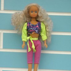 Barbie y Ken: ANTIGUA MUÑECA STEFFI LOVE DE SIMBA CON DEFECTO. Lote 381018564