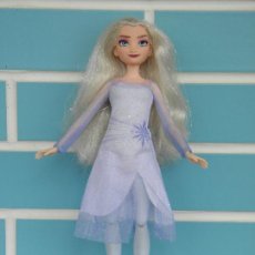 Barbie y Ken: MUÑECA ELSA DE FROZEN DE HASBRO DISNEY. Lote 381019034