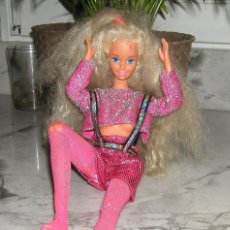 Barbie y Ken: MUÑECA BARBIE TOTALMENTE ARTICULADA AÑO 1976 EN LA NUCA DE MATTEL, INC 1966 CON ROPA ORIGINAL