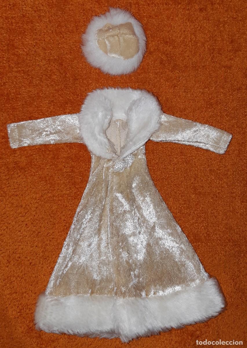 Barbie y Ken: ABRIGO Y GORRO RUSIA DE MU&Ntilde;ECA BARBIE - Foto 1