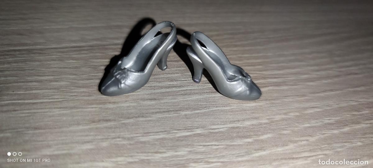 Barbie y Ken: Zapatos para Mu&ntilde;eca Barbie - Foto 1