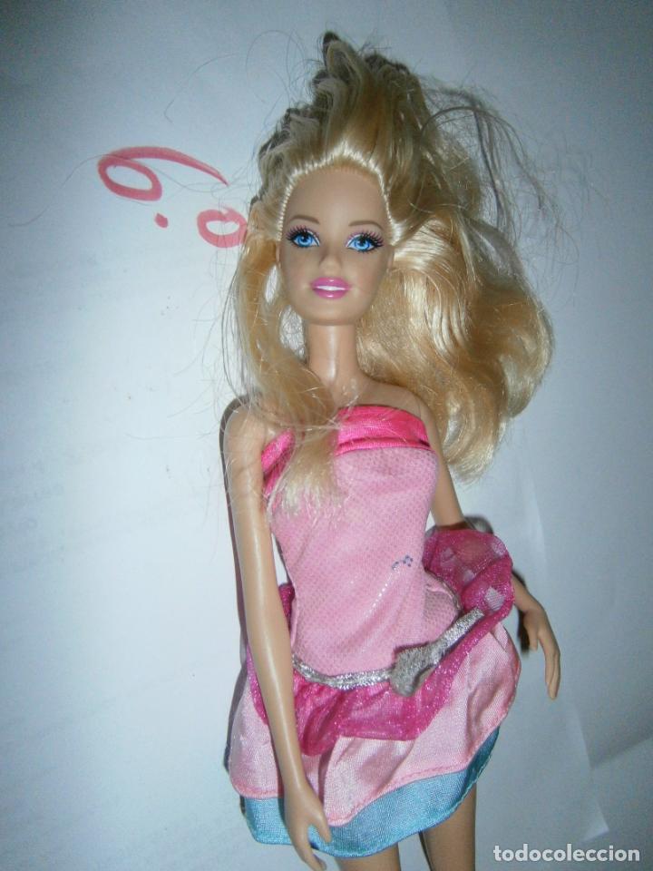 Barbie y Ken: ESPECTACULAR MU&Ntilde;ECA BARBIE CON VESTIDO - Foto 2