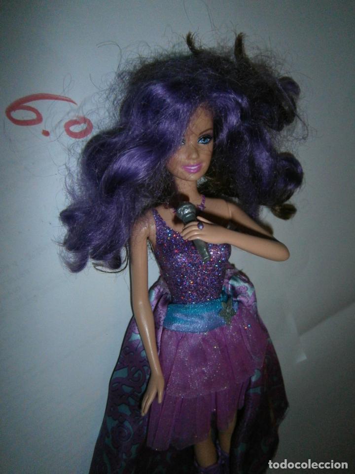 Barbie y Ken: ESPECTACULAR MU&Ntilde;ECA BARBIE CON VESTIDO - Foto 2