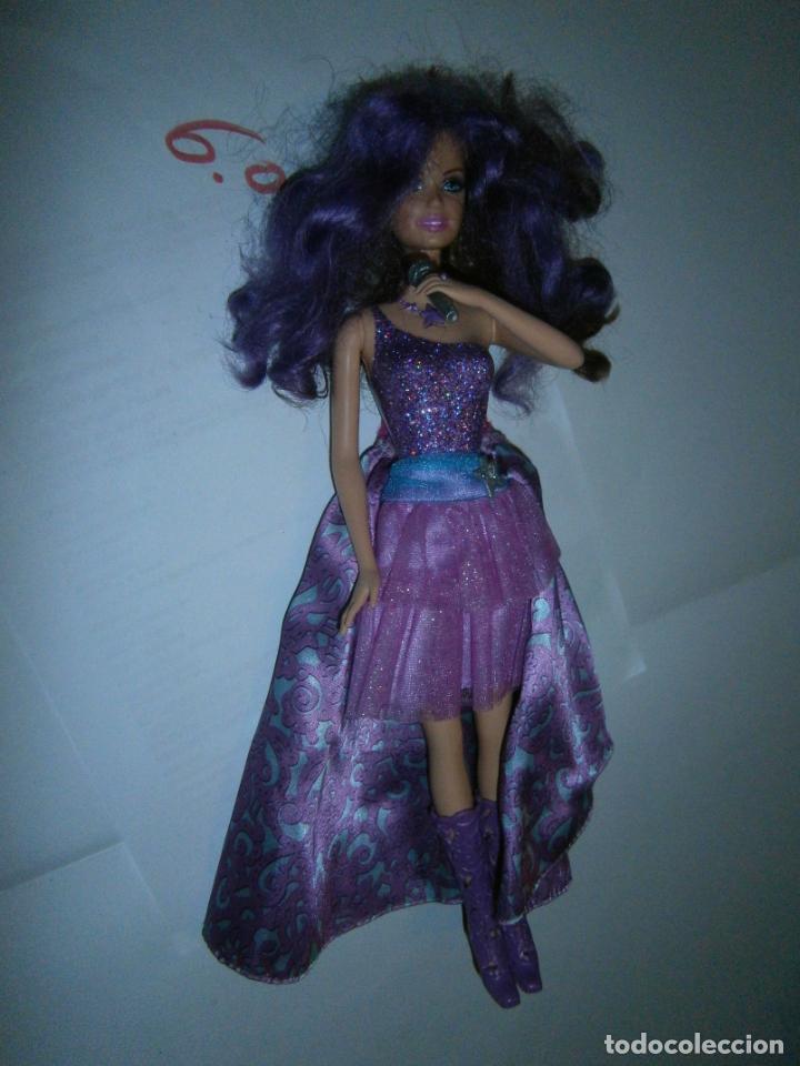 Barbie y Ken: ESPECTACULAR MU&Ntilde;ECA BARBIE CON VESTIDO - Foto 1
