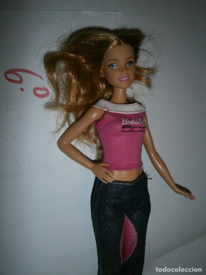 Barbie y Ken: ESPECTACULAR MU&Ntilde;ECA BARBIE CON VESTIDO - Foto 2