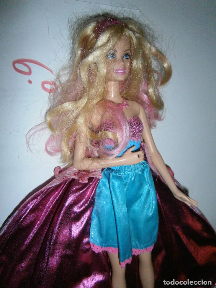 Barbie y Ken: ESPECTACULAR MU&Ntilde;ECA BARBIE CON VESTIDO - Foto 2