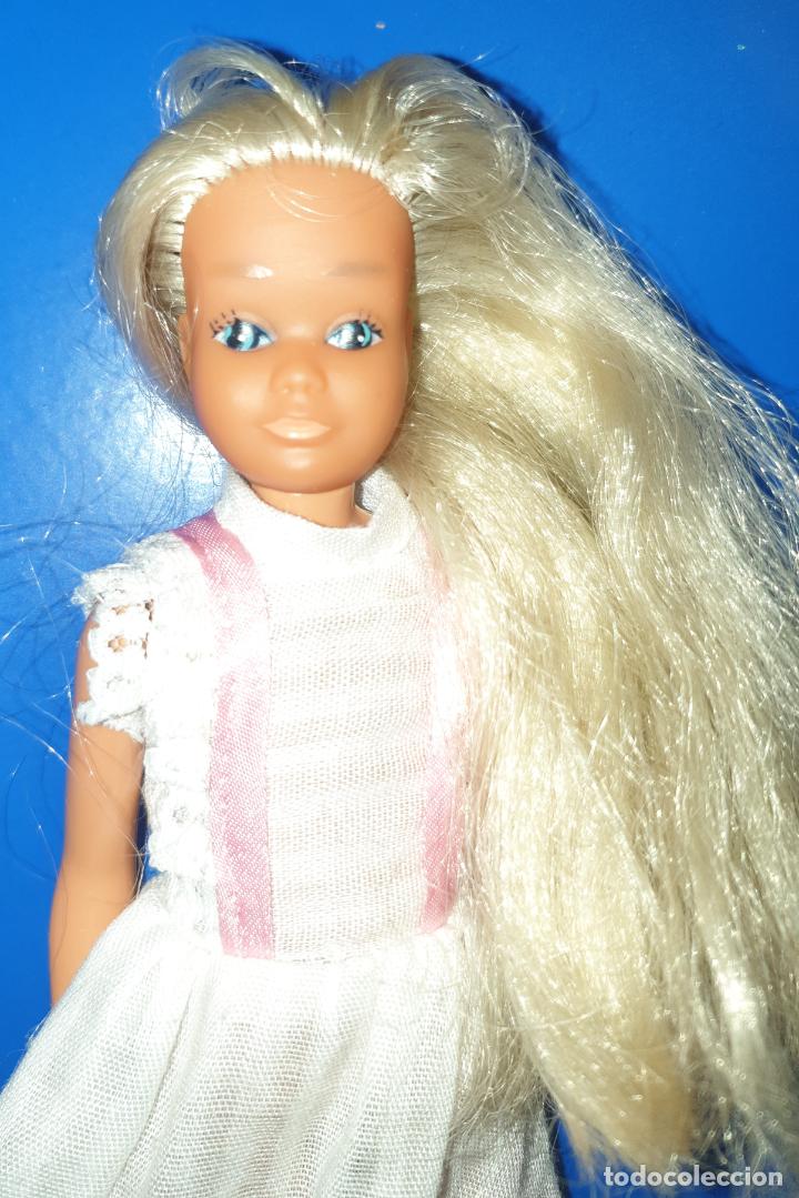 Barbie y Ken: MU&Ntilde;ECA SKIPPER SPAIN CON MODELO ALICIA - Foto 2