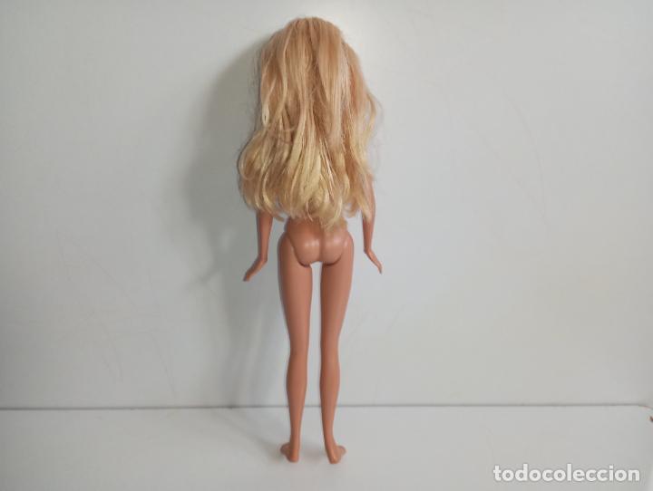 Barbie y Ken: Mu&ntilde;eca Barbie pie plano - Foto 9