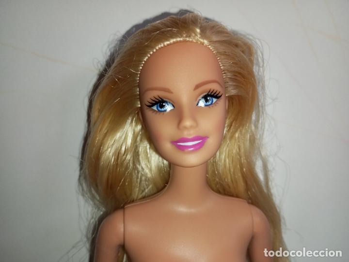 Barbie y Ken: Mu&ntilde;eca Barbie pie plano - Foto 1