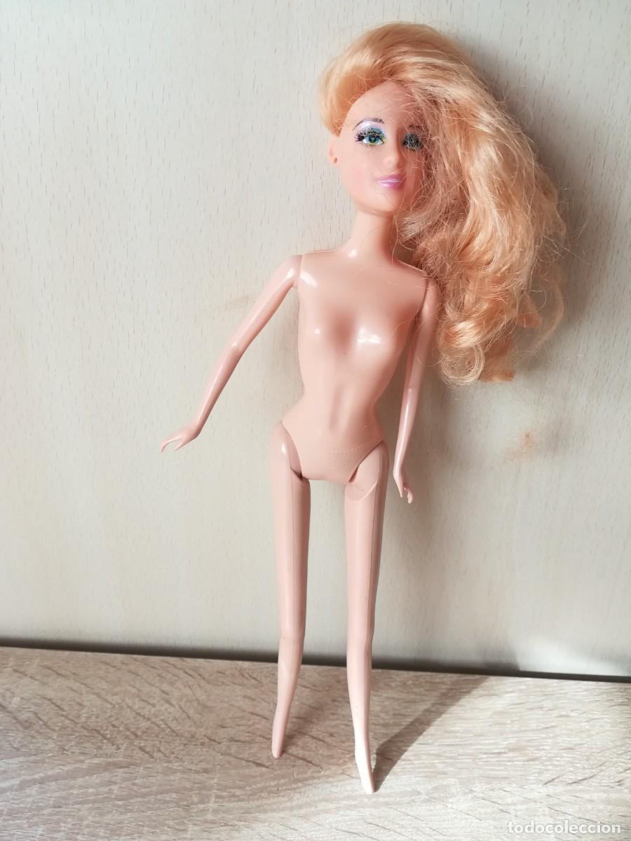Barbie y Ken: MU&Ntilde;ECA SIN MARCA, TIPO BARBIE, RUBIA SIN COMPLEMENTOS. A&Ntilde;O 2003. - Foto 1