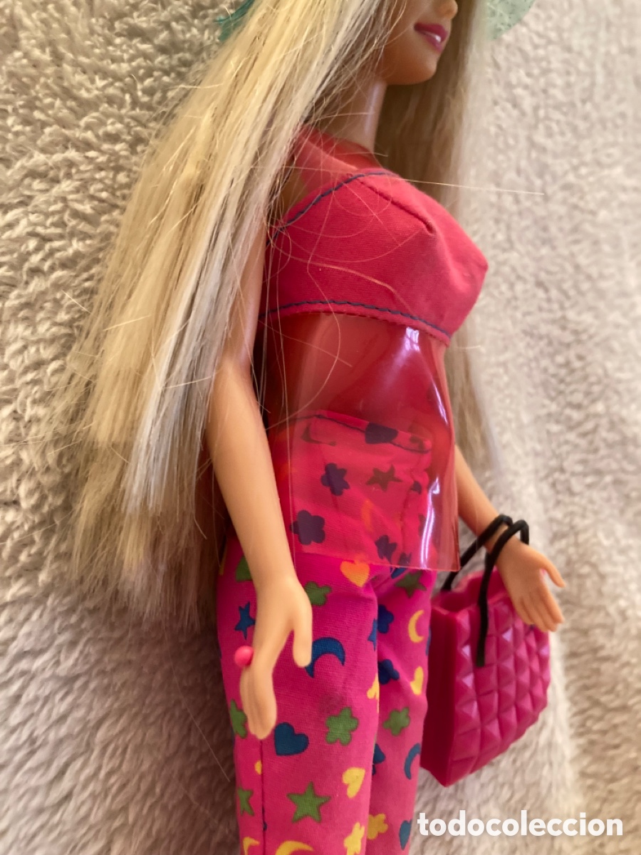 Barbie y Ken: Mu&ntilde;eca Barbie Sentada con estilo - Foto 3
