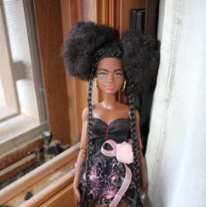 Barbie y Ken: MUÑECA BARBIE EXTRA. MATTEL 2015.
