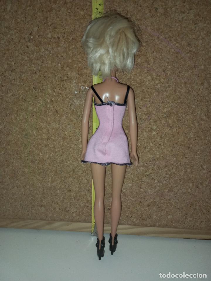 Barbie y Ken: Mu&ntilde;eca Barbie robe rose - Foto 6
