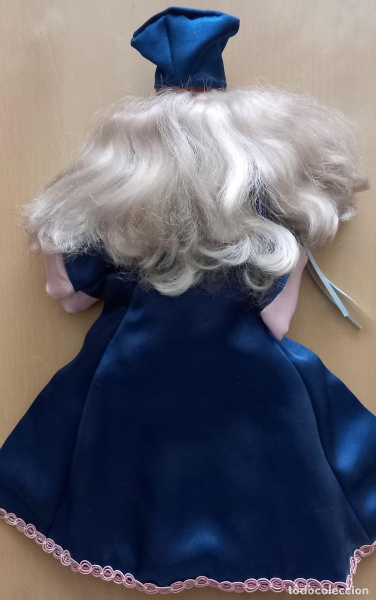 Barbie y Ken: MU&Ntilde;ECA BARBIE CON TRAJE T&Iacute;PICO DE MONGOLIA - Foto 3