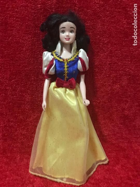 Barbie y Ken: DISNEY MU&Ntilde;ECA BLANCANIEVES ORIGINAL. - Foto 1