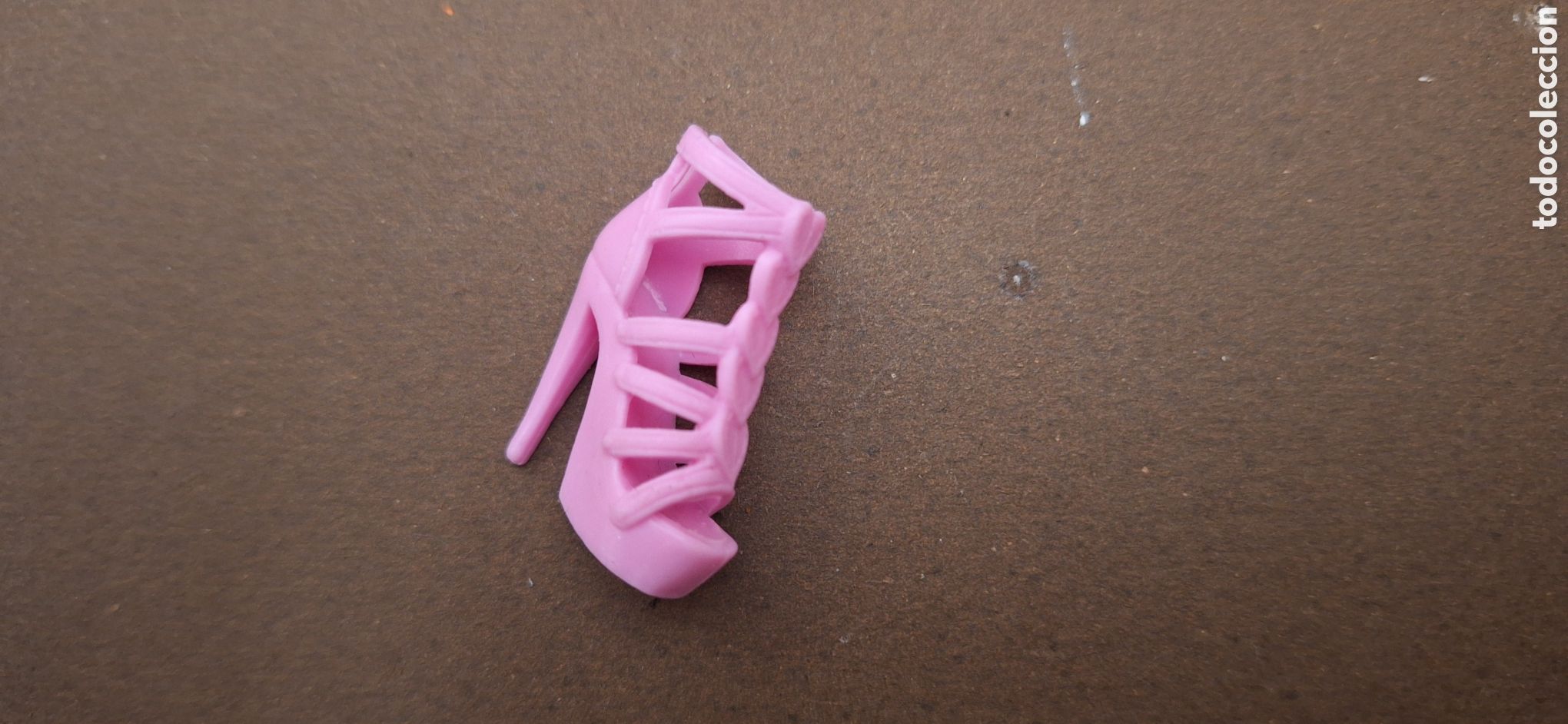 Barbie y Ken: Zapato Barbie - Foto 1