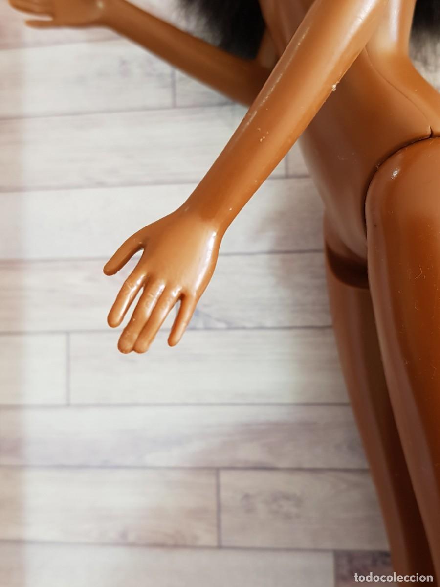 Barbie y Ken: Barbie negra desnuda - Foto 4