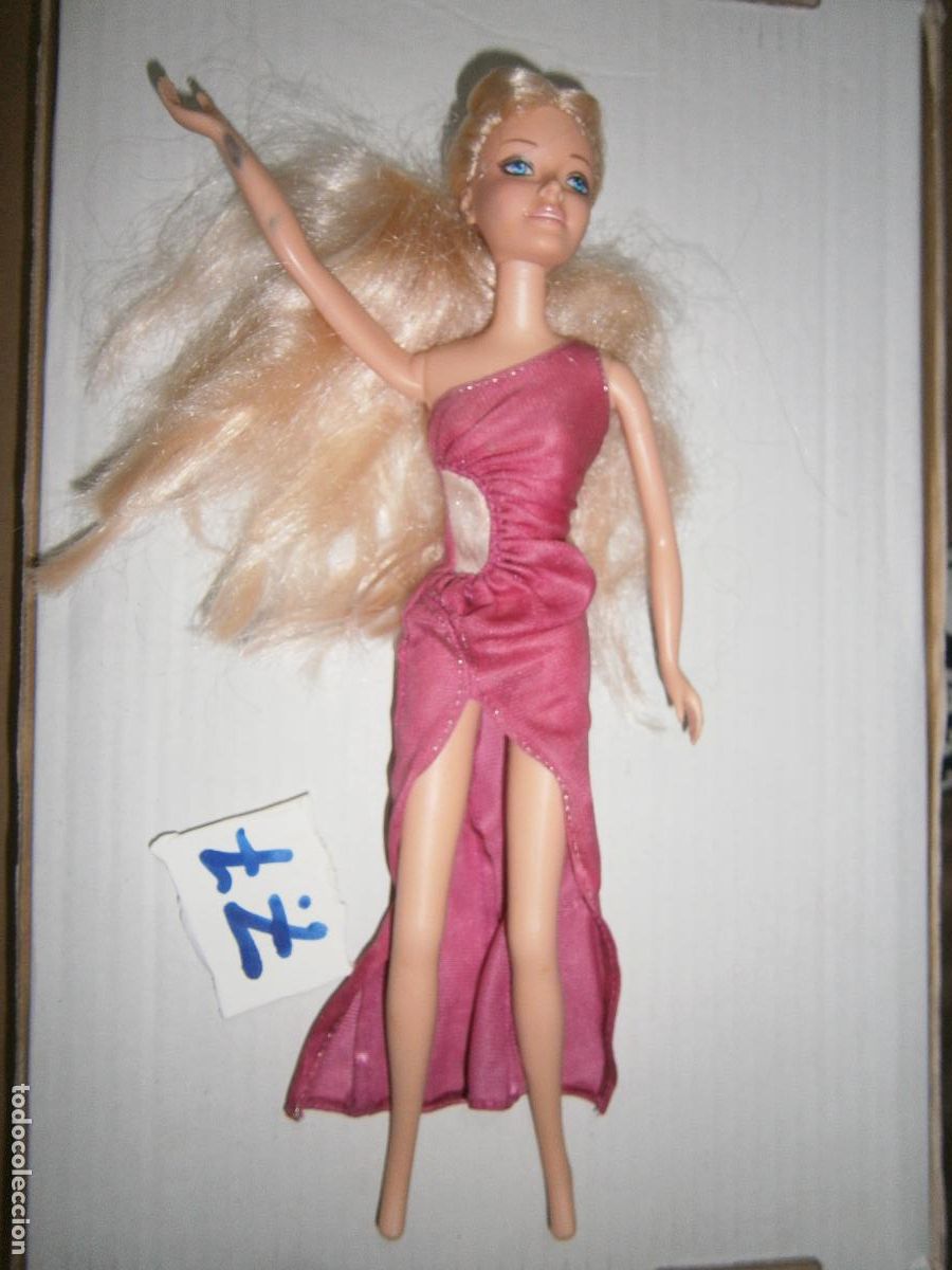 Barbie y Ken: ANTIGUA MU&Ntilde;ECA BARBIE - Foto 1