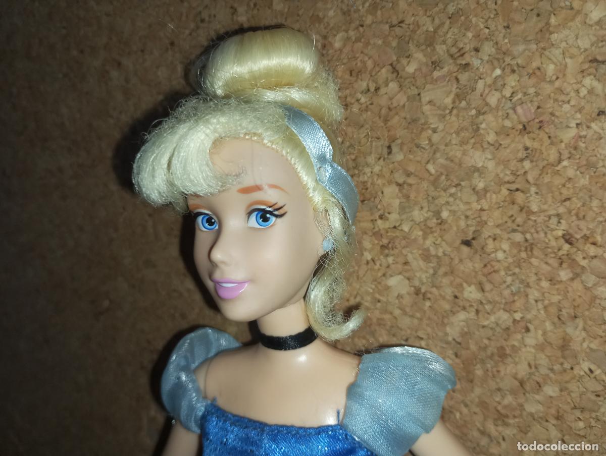 Barbie y Ken: mu&ntilde;eca Barbie cenicienta Disneystore - Foto 3