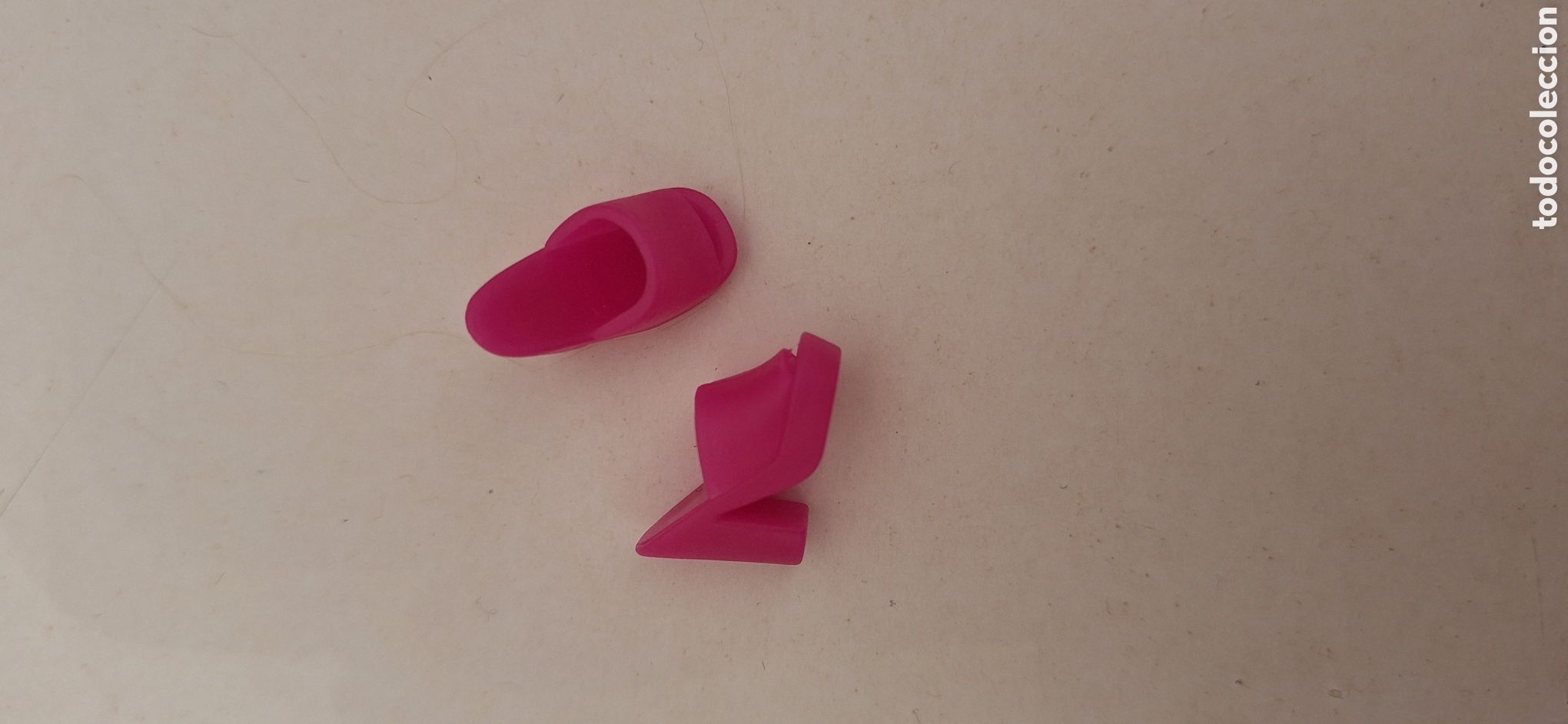 Barbie y Ken: zapatos barbie a&ntilde;os 2000s - Foto 1