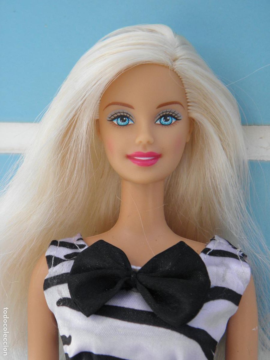 Barbie y Ken: Antigua Barbie Chic de Mattel 2001 - Foto 2