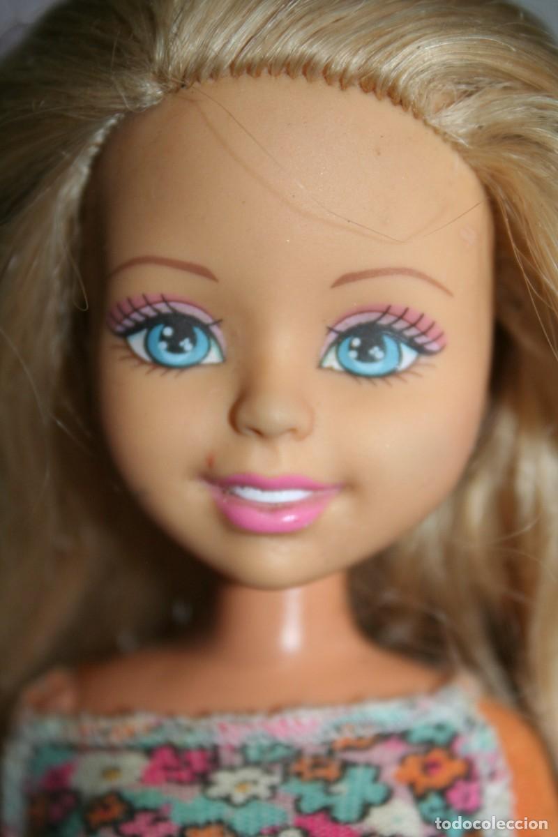 Barbie y Ken: mu&ntilde;eca friends rubia - Foto 2
