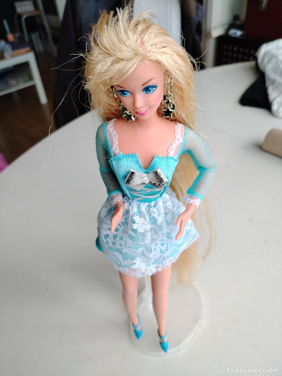 Barbie y Ken: Barbie -mattel -inscripci&oacute;n en el cuello a&ntilde;o 1976